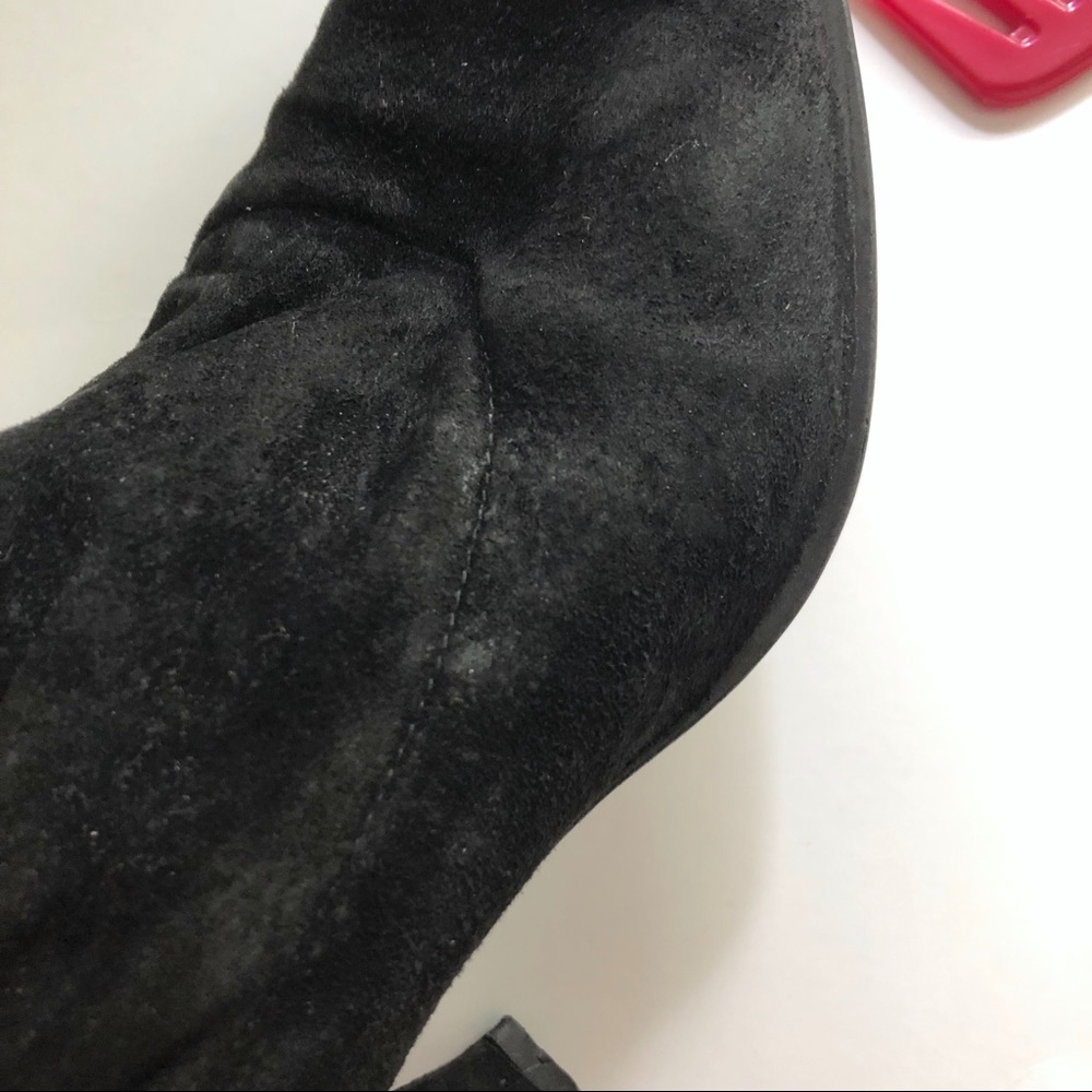 Stuart Weitzman Black Suede Semi Kitten Heels - Picture 5 of 7